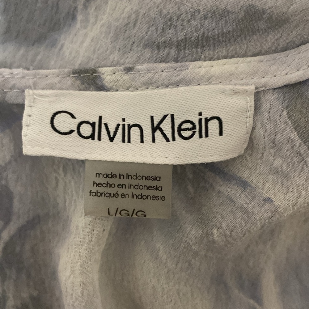 Calvin Klein marble swirl top! - Picture 8 of 10